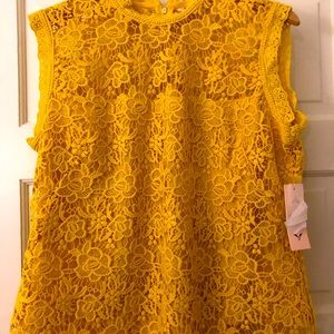 Sleeveless, lace shirt